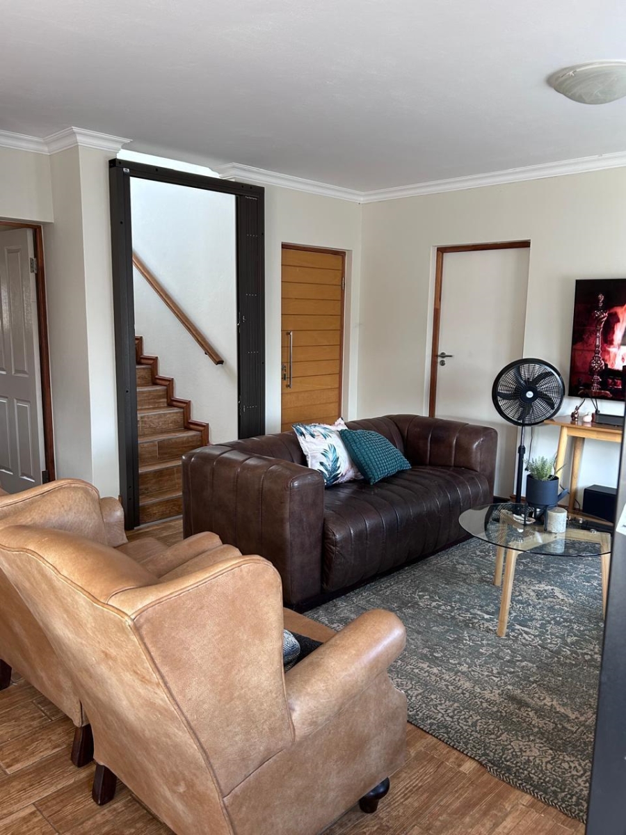 To Let 3 Bedroom Property for Rent in Melodie North West
